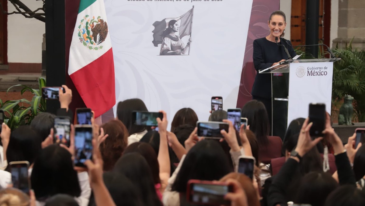 La Presidenta resaltó que todas las mujeres deben ser conscientes de sus derechos. | Foto: Jesús Quintanar