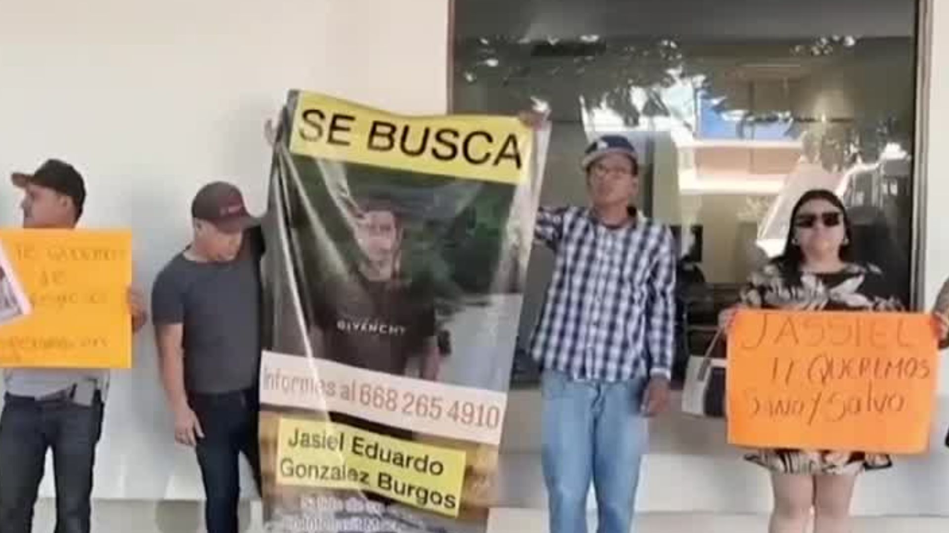 En Sinaloa, familiares de Jassiel se manifiestan por su secuestro a manos de hombres armados