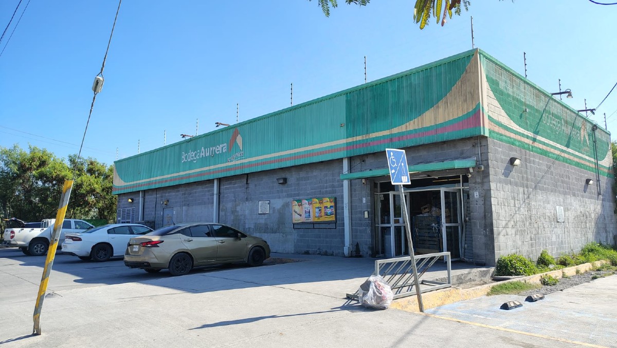 La tienda Bodega Aurrera ha sido afectado en otras ocaciones por robos en la colonia Villas de San Martín. / Agustín Martínez