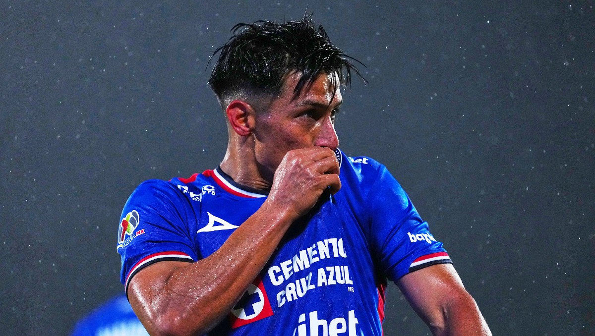 Ángel Sepúlveda hizo un gol de chilena en el triufo de Cruz Azul sobre León en el Apertura 2025 (Imago7)