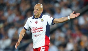 Chicharito Hernández recibe críticas por ex jugadores del futbol mexicano.