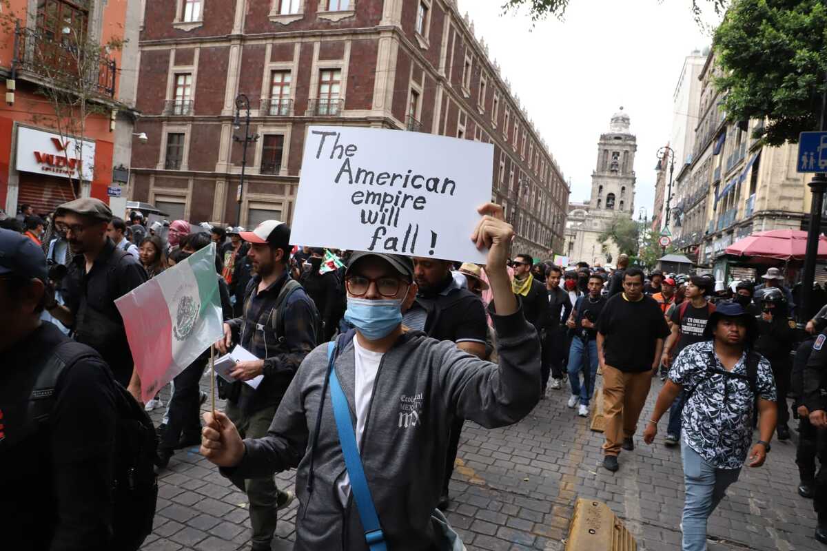 La movilización fue convocada por el Frente por la Vivienda Joven. (Foto: Jesús Quintanar)