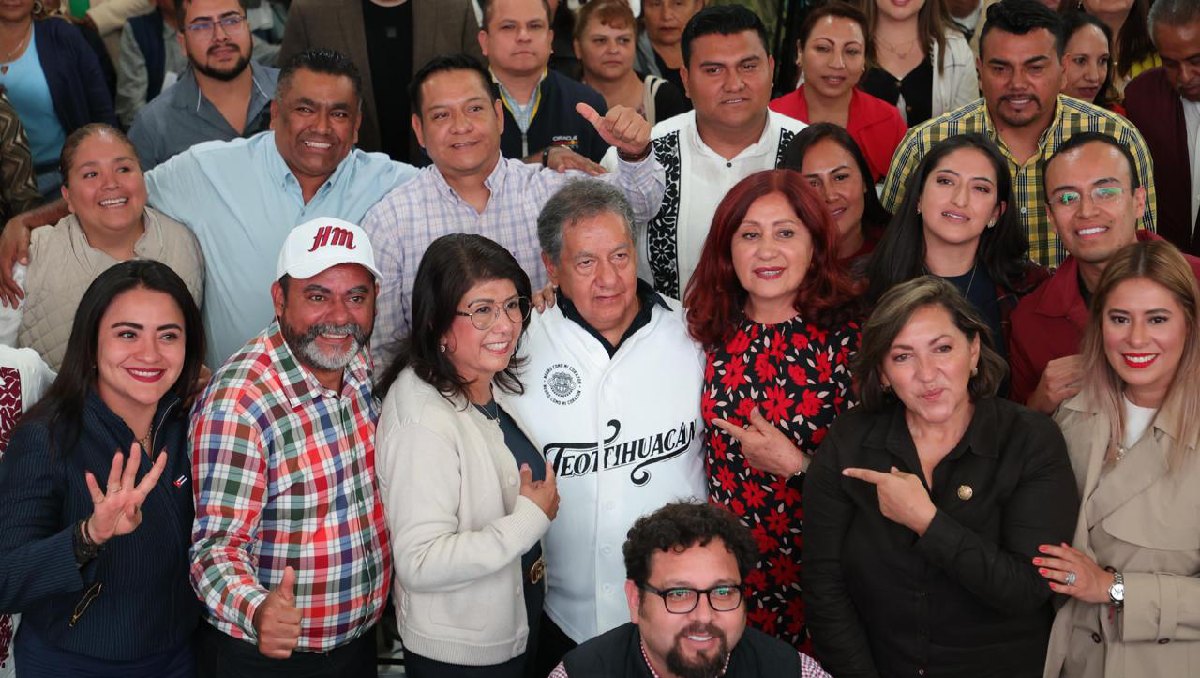 Celebran 50 años de trayectoria política de Higinio Martínez. Foto: (Especial)