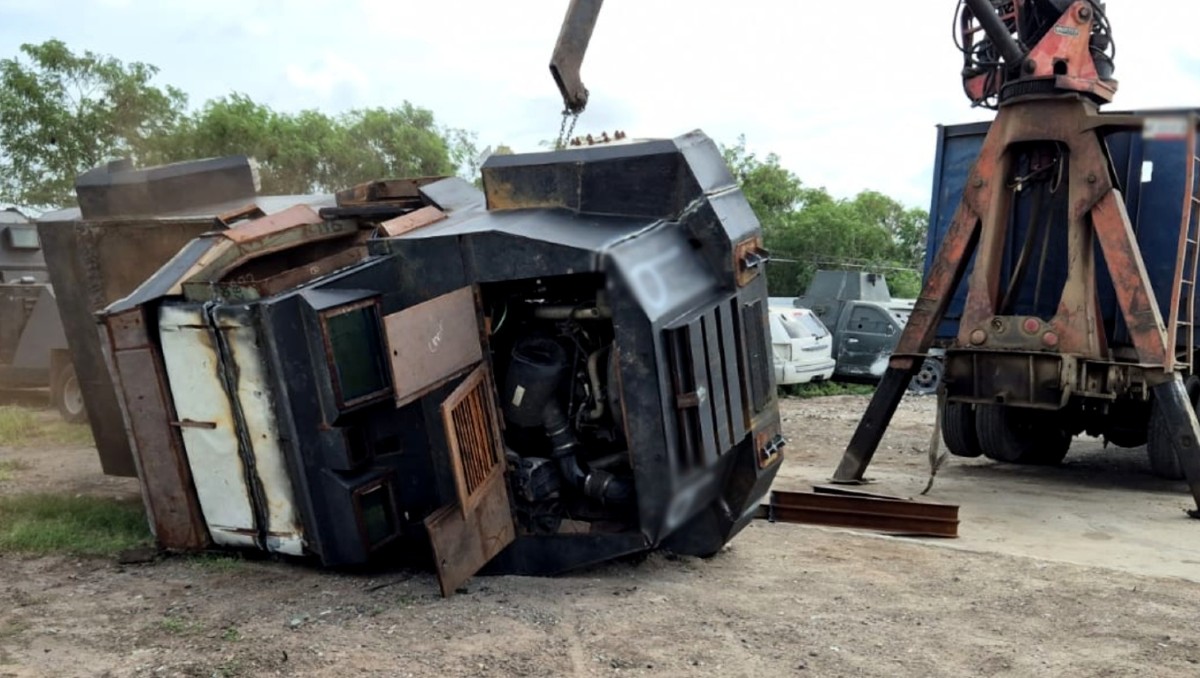 La FGR destruyó 23 vehículos con blindaje artesanal. (Cortesía)