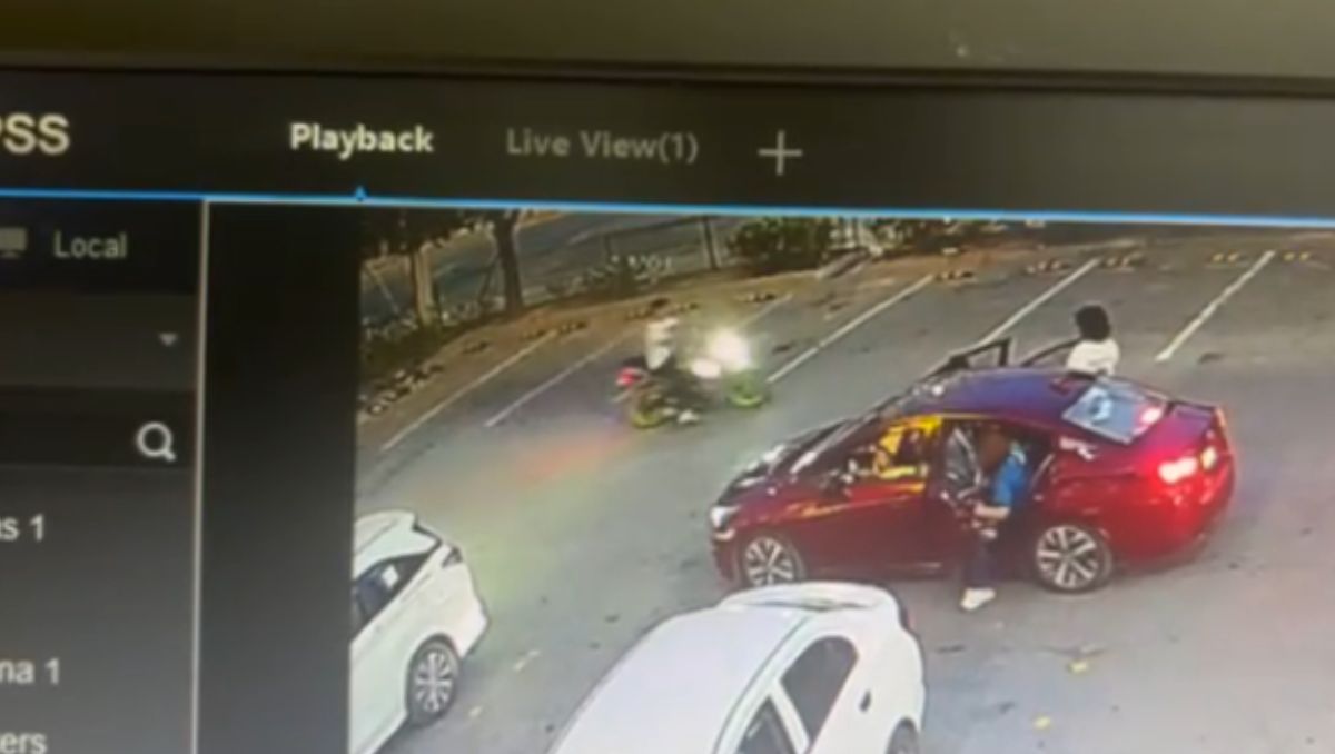 Cámaras de seguridad captaron el robo de motocicleta en plaza Sendero. | Especial