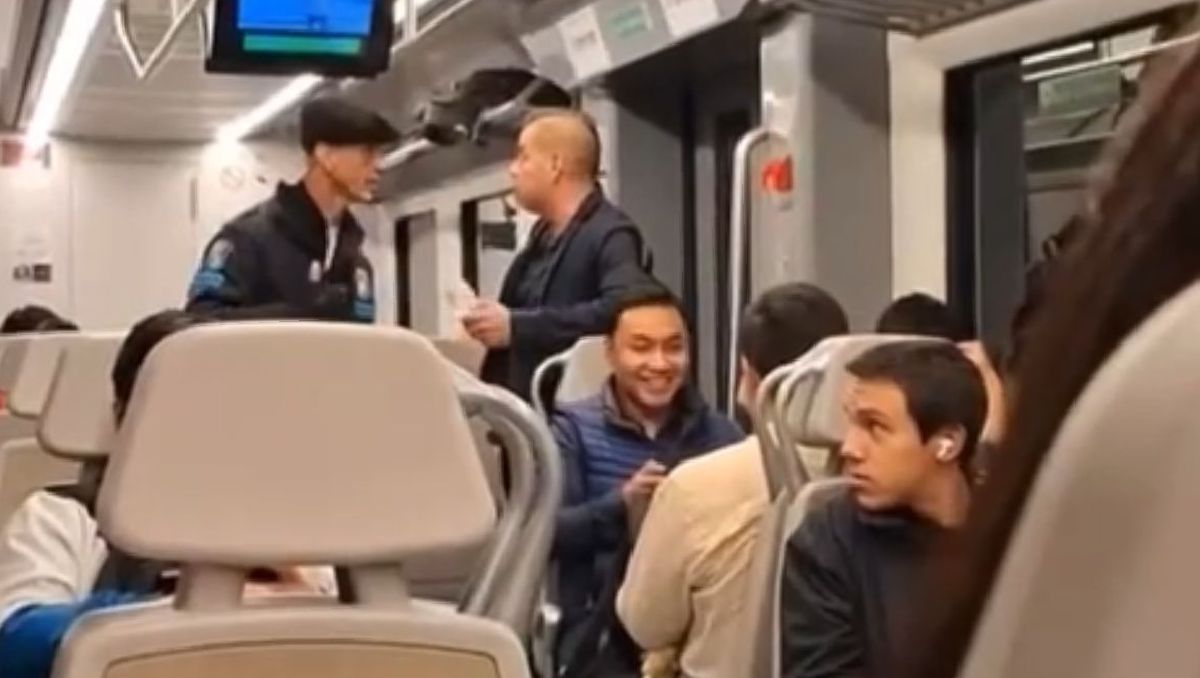 Un guardia y pasajero protagonizaron una pelea fuerte en el Tren Interurbano. Foto: (Especial)