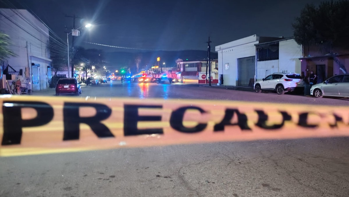 En el hecho un hombre resultó herido y fue trasladado a un hospital por elementos de la Cruz Roja.