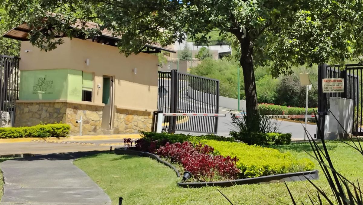 El robo ocurrió en un domicilio de la calle Privada Loma Alta, en el fraccionamiento privado Rincón de las Lomas. Agustín Martínez
