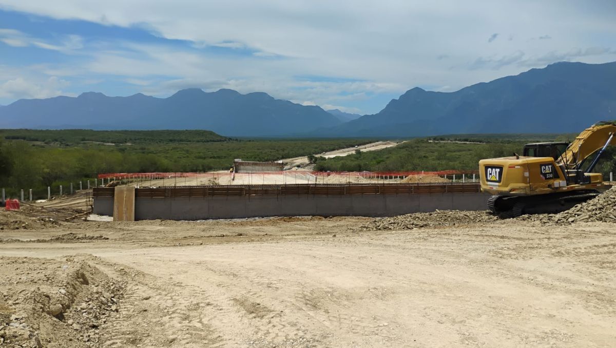 El tramo 1, que va de la Carretera Nacional a la Sierra Madre en Montemorelos lleva un 50% de avance. | Sandra González