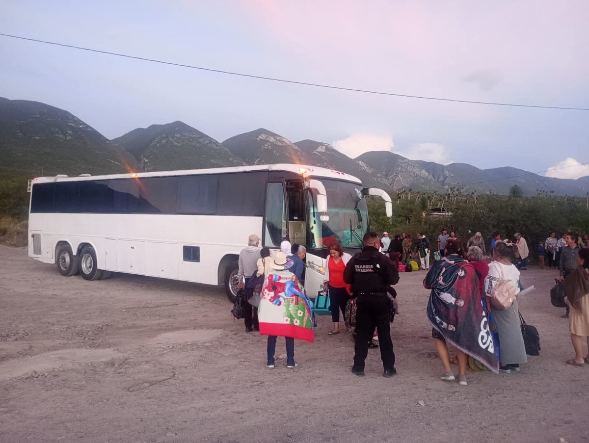 Abuelitos quedan a la deriva en carretera en Tamaulipas