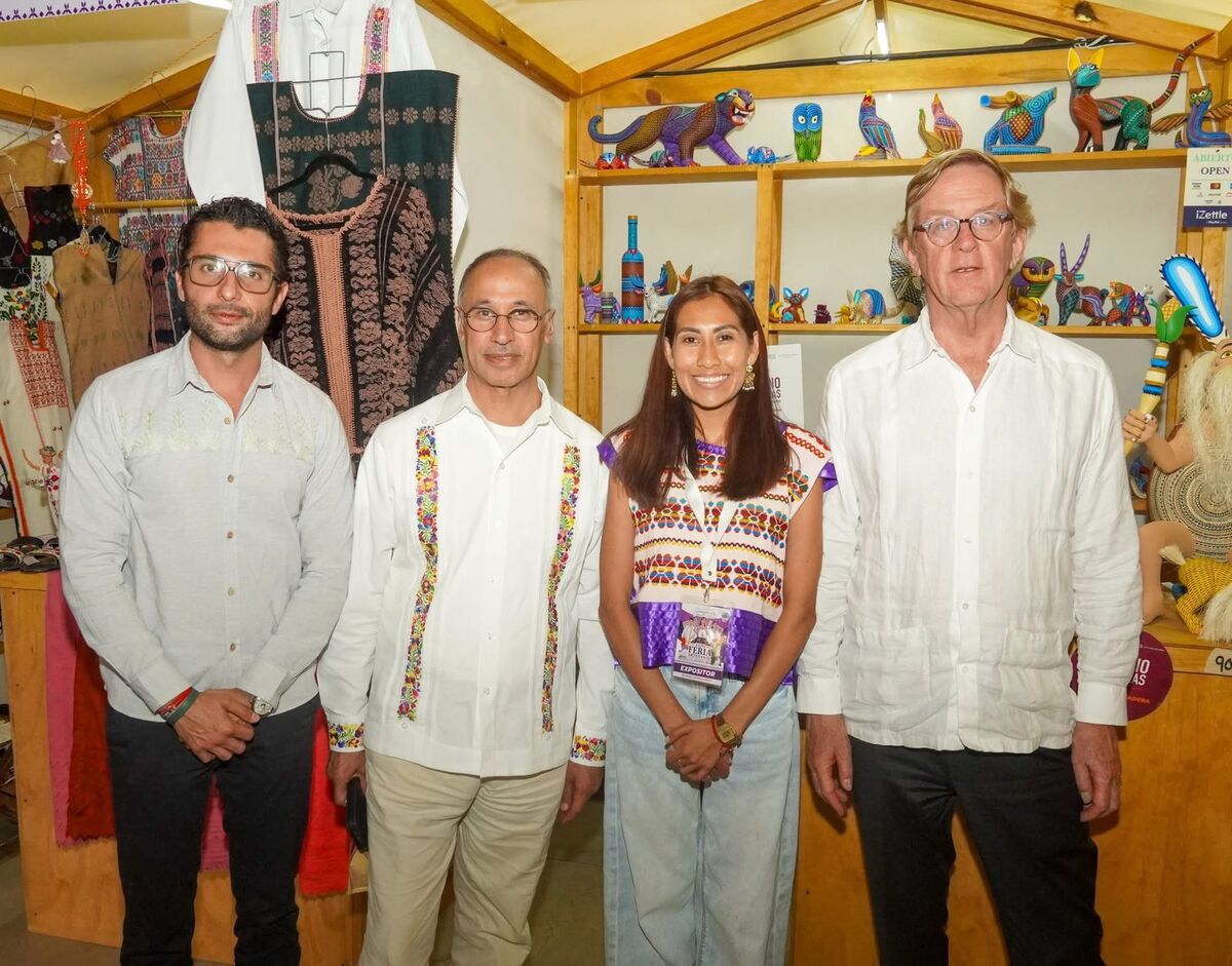 Los embajadores de Kuwait y Países Bajos en México presenciaron las expresiones culturales de los pueblos oaxaqueños durante la Guelaguetza | Especial