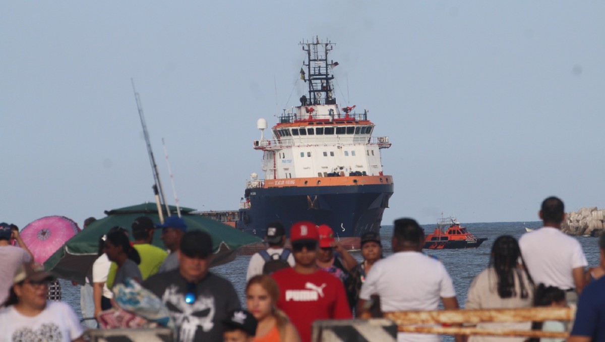 Entrada de barcos a playa Miramar. (Sergio Sánchez)