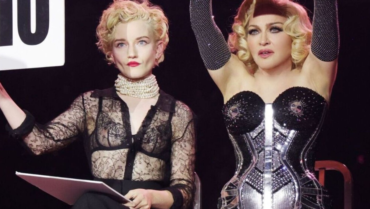 Madonna y Julia Garner compartieron escenario durante un concierto de la gira 'Celebration'.