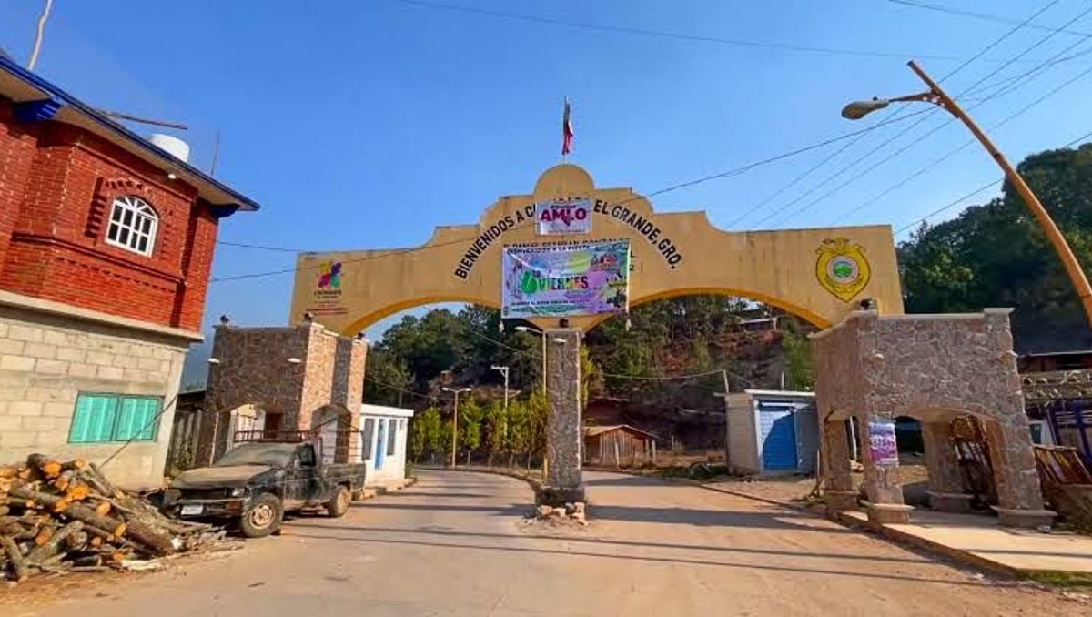 El oficial fue asesinado a balazos en la entrada de la localidad de Loma de Canoa. | Especial