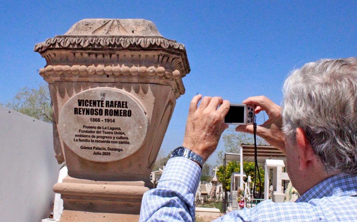 Realizaron una ceremonia para recordar al empresario de espectáculos Vicente Rafael Reynoso Romero. l Roberto Amaya