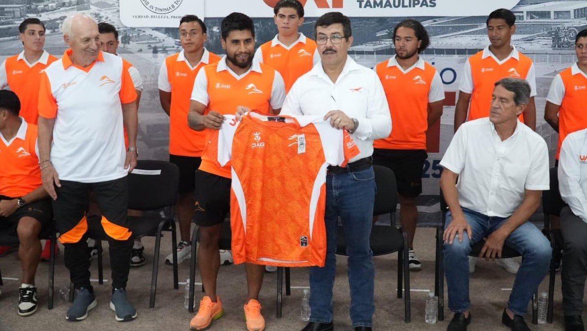 Rector de la UAT acudió a la presentación de Correcaminos rumbo al nuevo torneo de la Liga de Expansión.