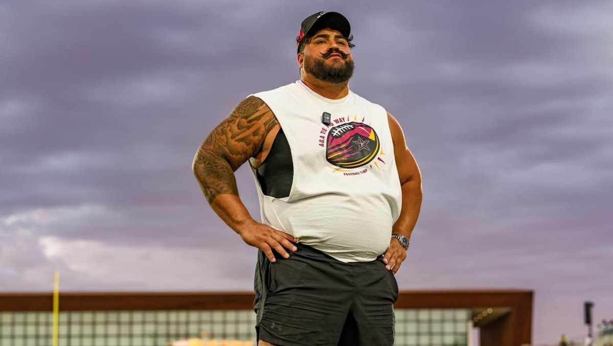 Will Hernández prepara su regreso a las canchas de la NFL (Instagram @willhernandez71)