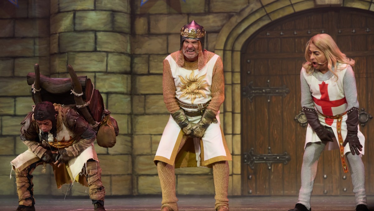 Arath de la Torre en la obra 'Spamalot' | Especial