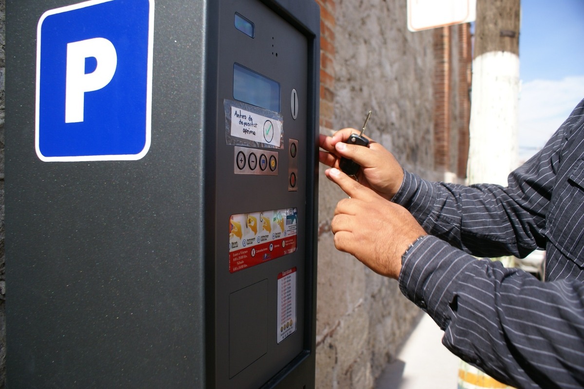 Buscan tomar una decisión sobre el cobro de estacionamiento. (Francisco Villeda)