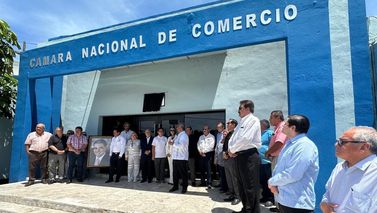 Canaco Matamoros realizó un homenaje a Julio Almanza Armas por su aniversario luctuoso.