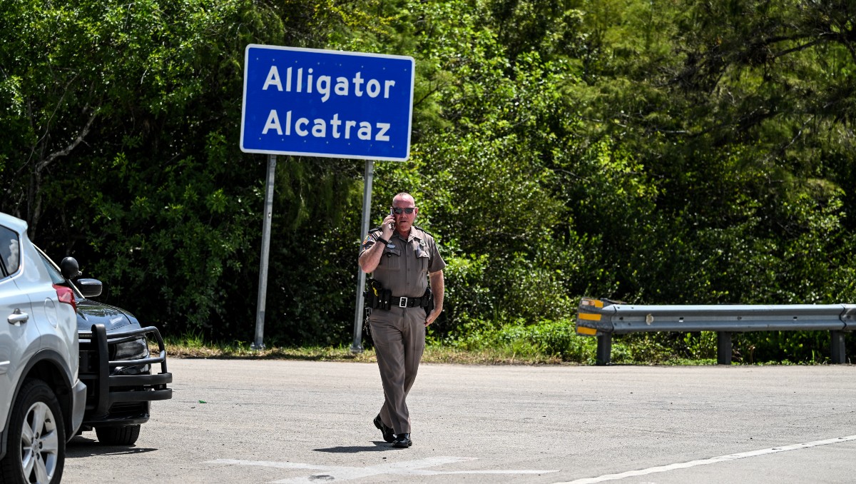 Consulado en Miami reporta detención de 30 mexicanos en ‘Alligator Alcatraz’