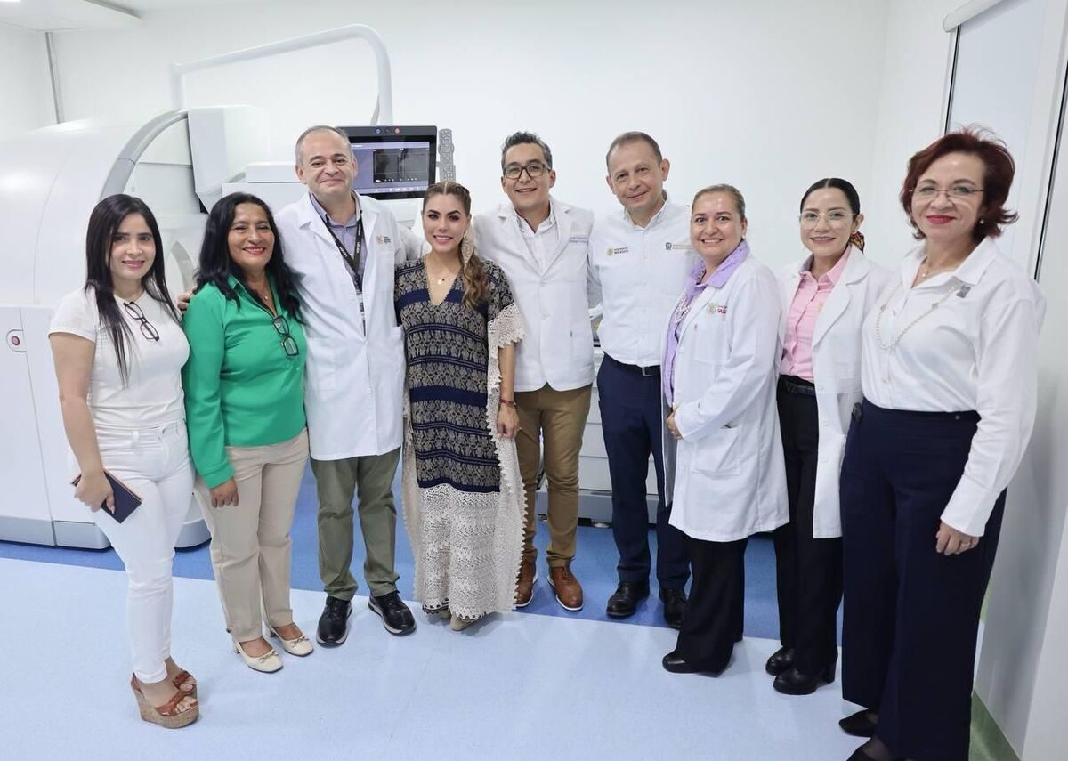 Entrega del equipo SPECT-CT al IECAN por Evelyn Salgado