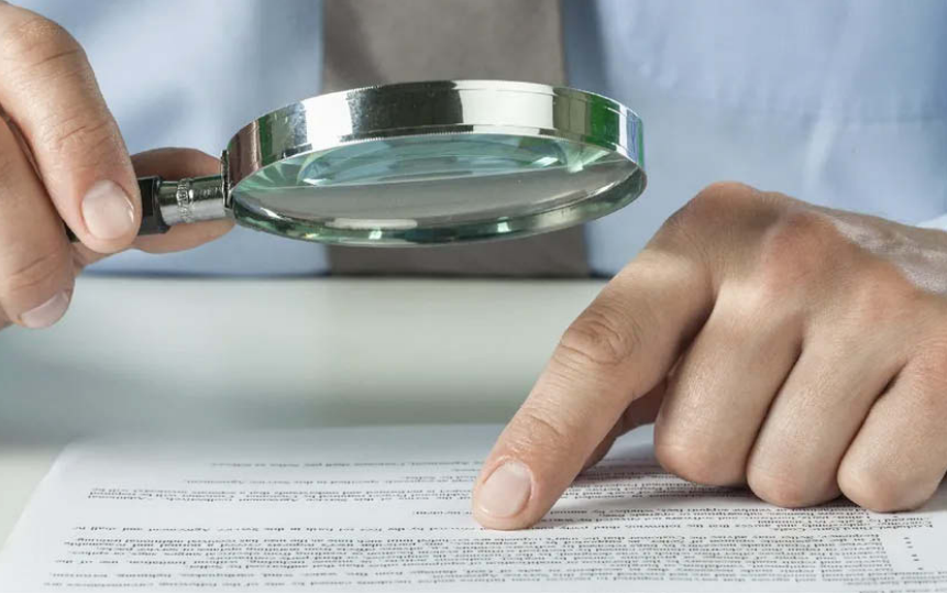 La evaluación mide el cumplimiento de obligaciones en nueve bloques temáticos. (ESPECIAL)