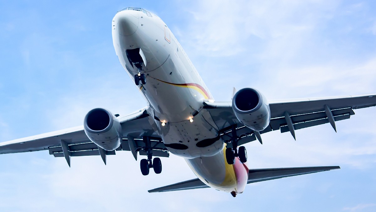 Amenaza de bomba en avión: piloto aterriza de emergencia y era broma. | Imagen de referencia Freepik.