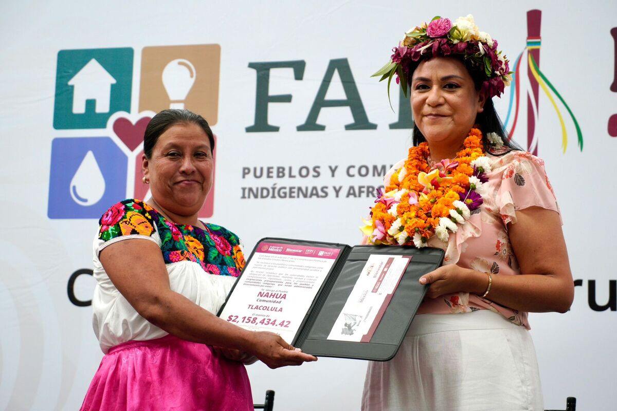 Ariadna Montiel denominó como histórica la entrega de tarjetas Bienestar en Veracruz | Cortesía