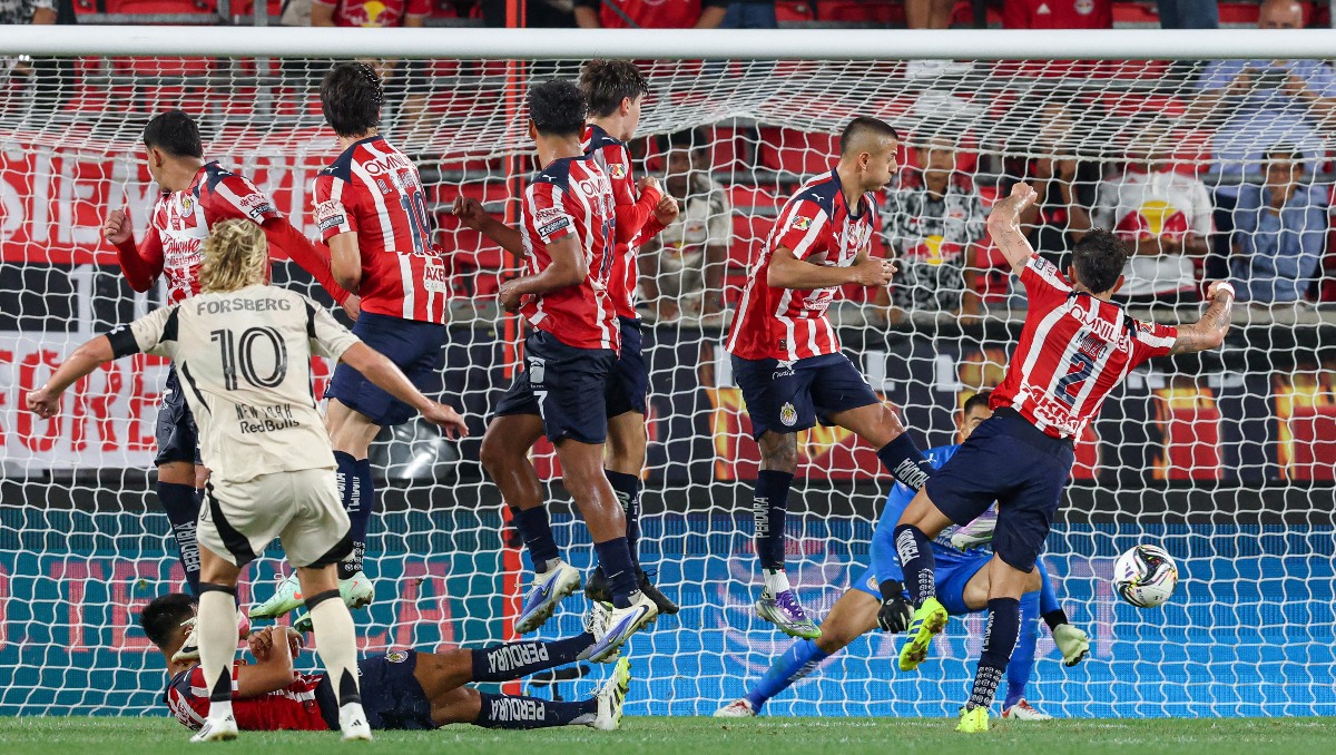 Chivas cae ante New York Red Bulls con un gol agónico de Emil Fosberg (Reuters)
