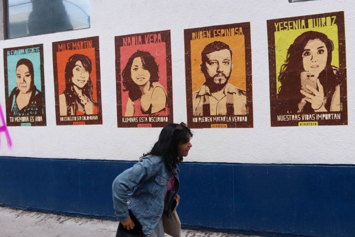 A una década del multihomicidio, familiares de las víctimas del caso Narvarte protestaron en la fiscalía capitalina. | Cuartoscuro