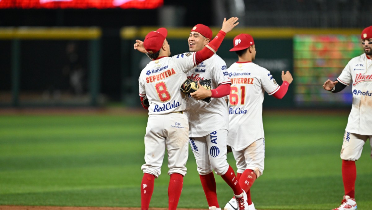 Diablos supera a Piratas, celebra súper liderato de LMB y su victoria 200 en el Estadio Alfredo Harp Helú (Cortesía Diablos Rojos)