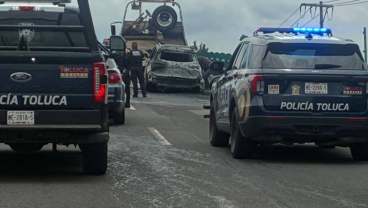 El incidente se registro en los carriles centrales de la vía a la altura del entronque a Salvador Díaz Mirón en Toluca. | Especial