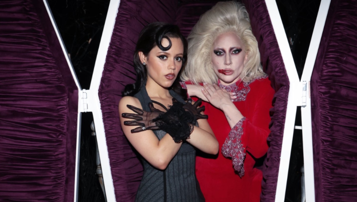 Lady Gaga interpreta a Rosaline Rotwood, una legendaria profesora de Nevermore que se cruza con Wednesday en la segunda temporada de 'Merlina'.