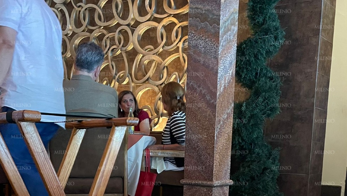 Tatiana Clouthier y los senadores Judith Díaz y Waldo Fernández se reunieron en un restaurante de Monterrey | Especial