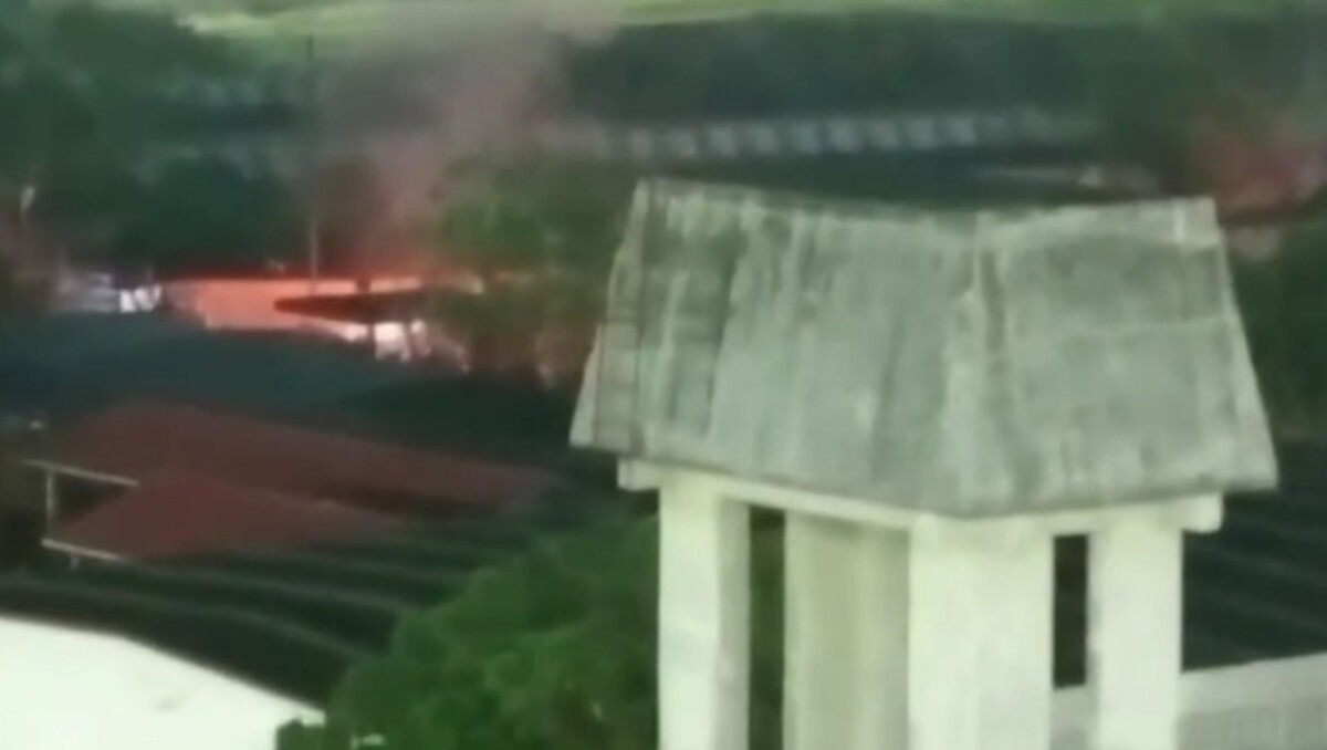 Las cámaras grabaron el momento en el que los presos prendieron fuego | Captura.