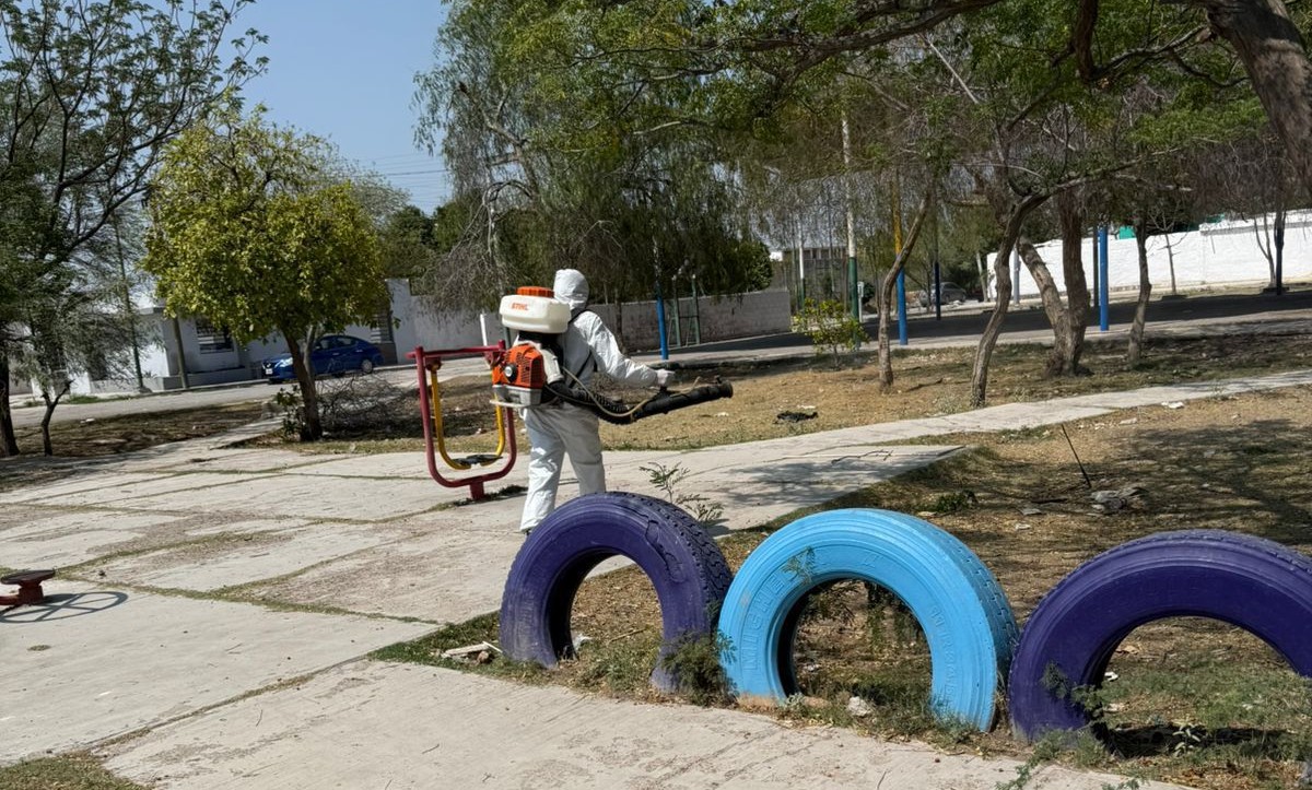 En Gómez Palacio, refuerzan campaña contra la rickettsia. (Especial)