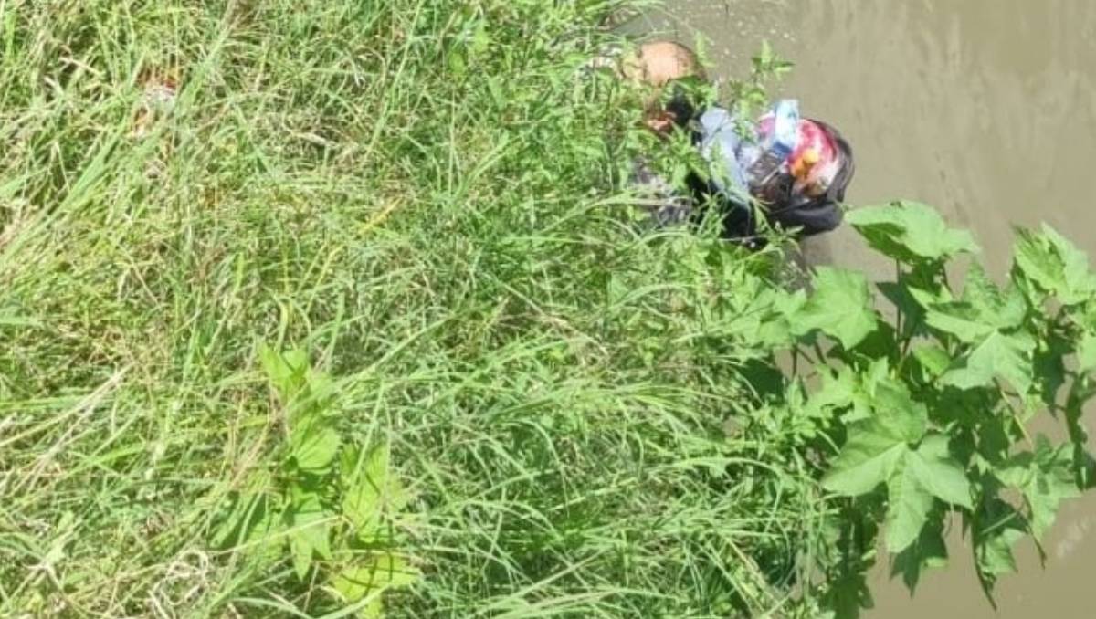 Un hombre cayó al río Pachuca en Zumpango en plena fiesta de toritos pirotécnicos; fue rescatado por Protección Civil. | Especial