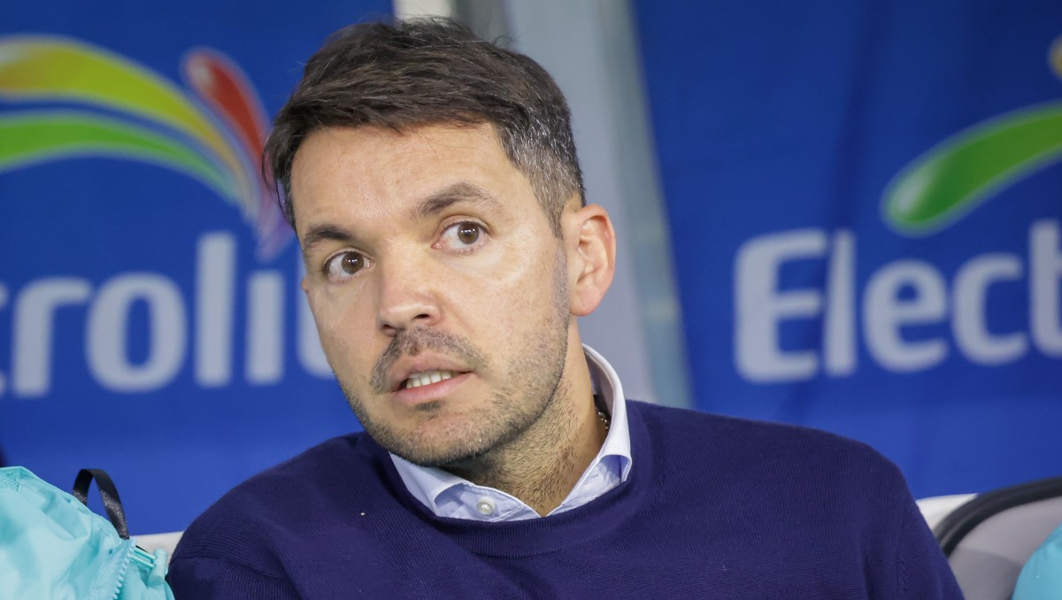Nicolás Larcamón reacciona a filtración del contrato de Giakoumakis (Imago7)