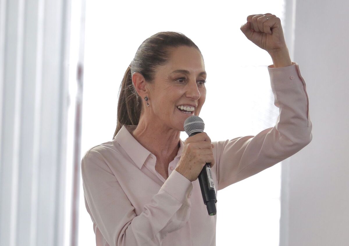La Presidenta encabezó la entrega de becas Rita Cetina en Celaya. | Ariel Ojeda