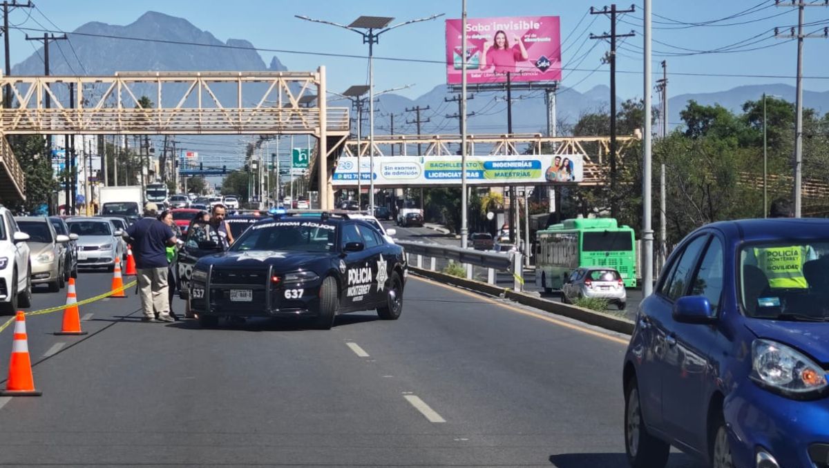 El accidente ocurrió a 150 metros de distancia de un puente peatonal | Francisco Zúñiga