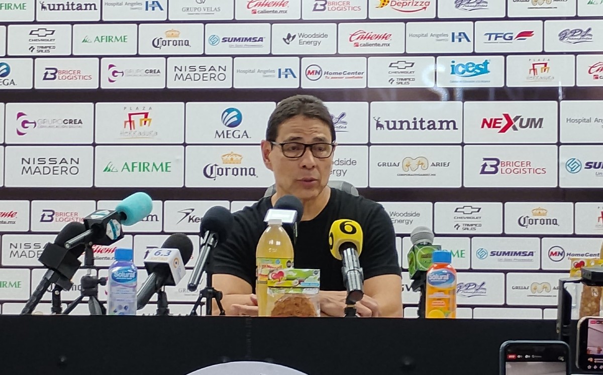 El director técnico de los Leones Negros reconoció que su plantilla está en un proceso de adaptación. | Victor Durán