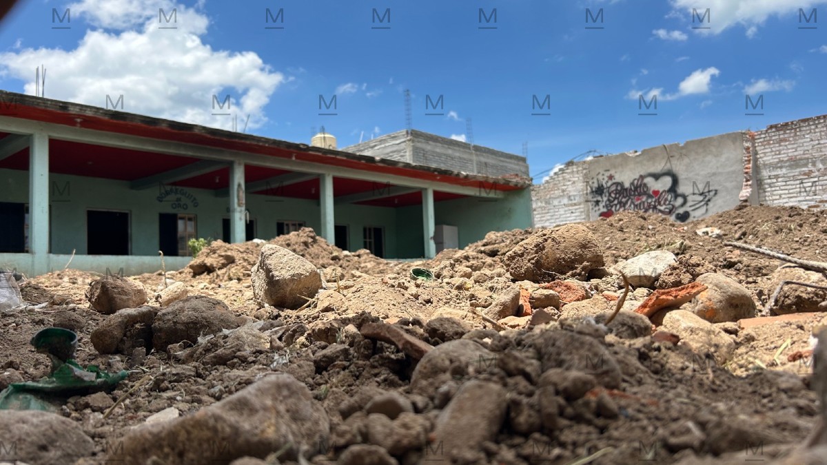 En la fosa clandestina ubicada en la comunidad La Calera en Irapuato ya suman al menos 60 cuerpos exhumados. |  Dany Béjar