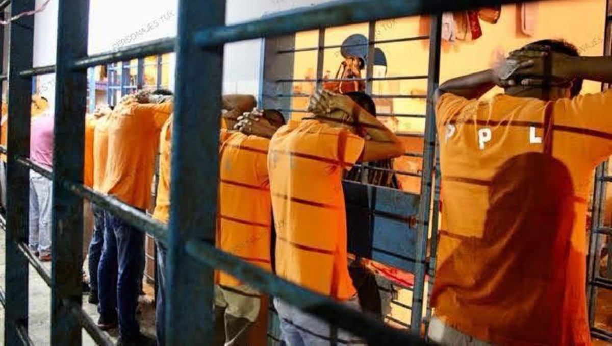 El motín en el Cereso de Tuxpan dejó siete muertos y 11 heridos, informó la SSP estatal. | Especial
