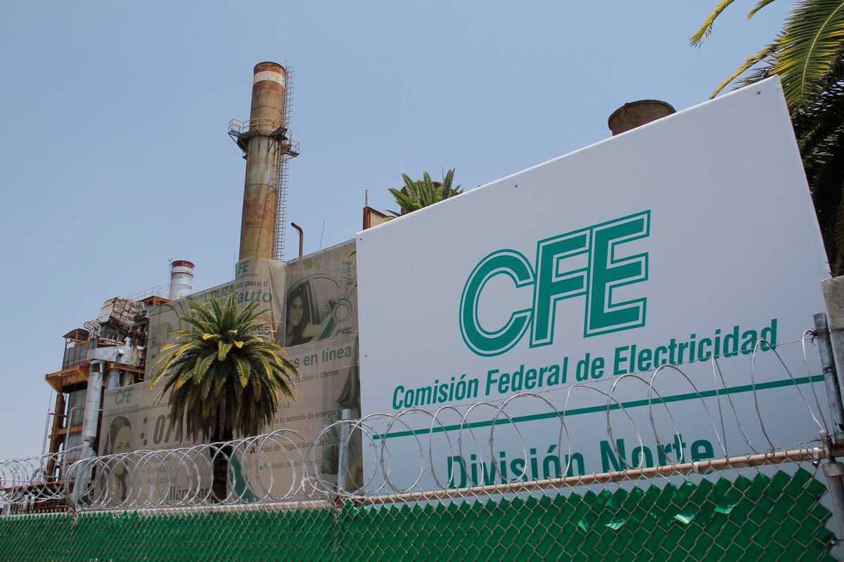 La CFE pide que para hacer un reporte de esta naturaleza debe llenarse un formato en el centro de atención a clientes más cercano.| Archivo