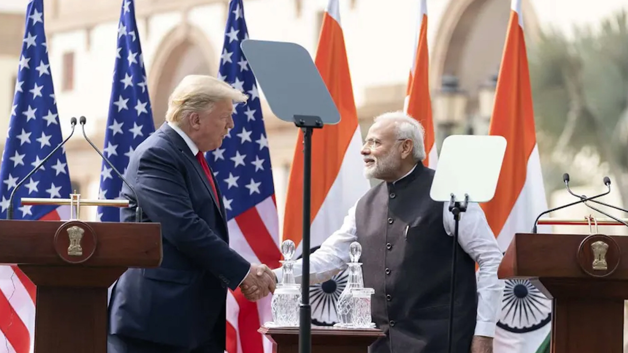 EU aumenta aranceles a India por sus compras de petróleo ruso