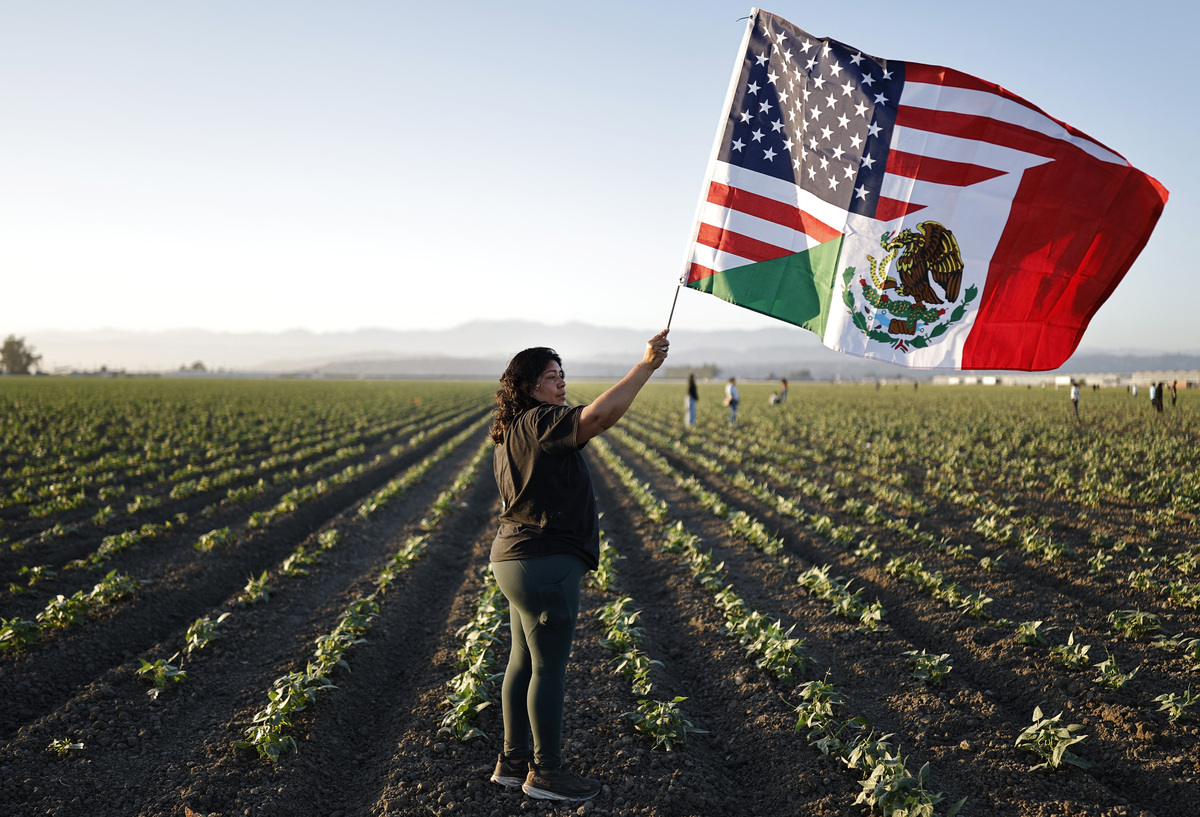 Las redadas de ICE en Los Ángeles han sido fortalecidas para contrarrestar las protestas de la comunidad latina. | AFP