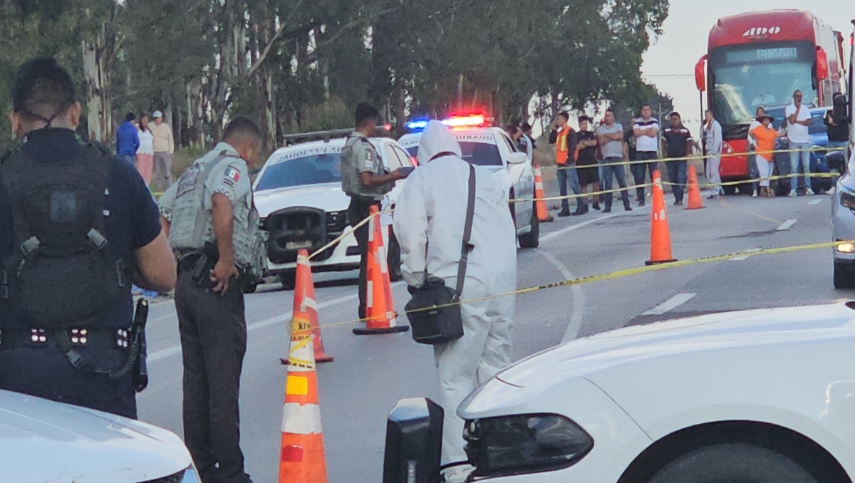 Asesinan a dos hombres en la autopista México-Puebla: uno más herido | EsImagen