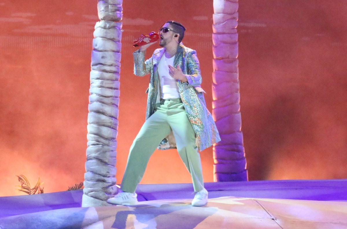 Bad Bunny ha prolongado su estancia en Puerto Rico durante tres meses. | The New York Times.