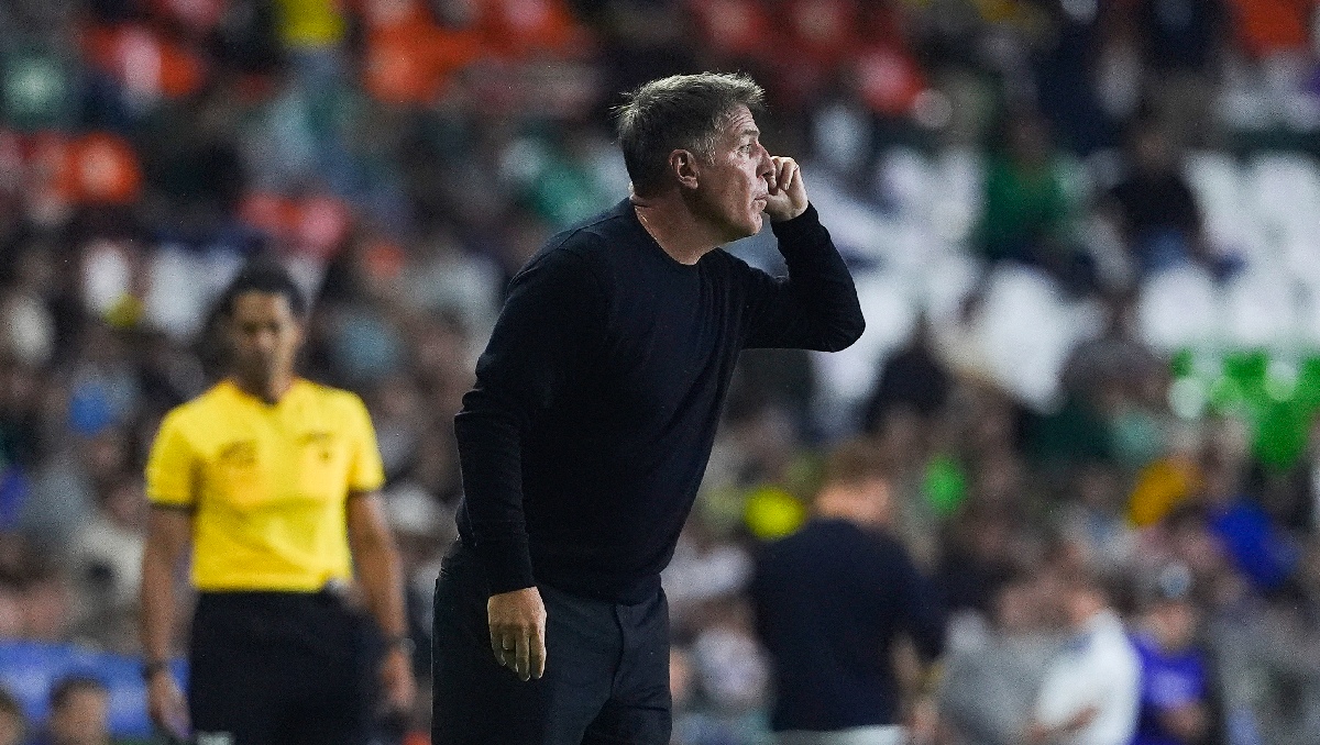 Eduardo Berizzo reconoce que ha sido una semana aleccionadora para él (Imago7)